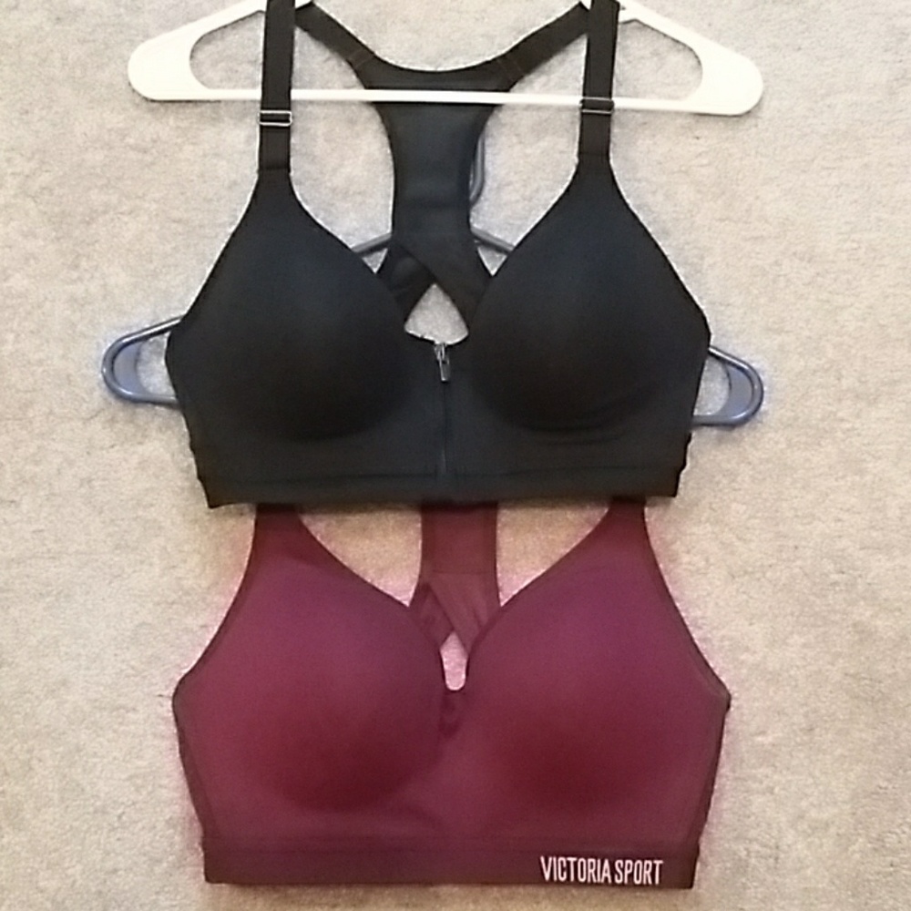 2 Victoria's secret sports bras 32D